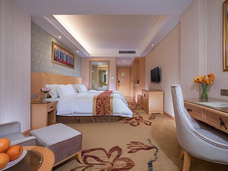 Vienna Hotel Shenzhen Fuyong Village Fenghuangwei Exterior photo